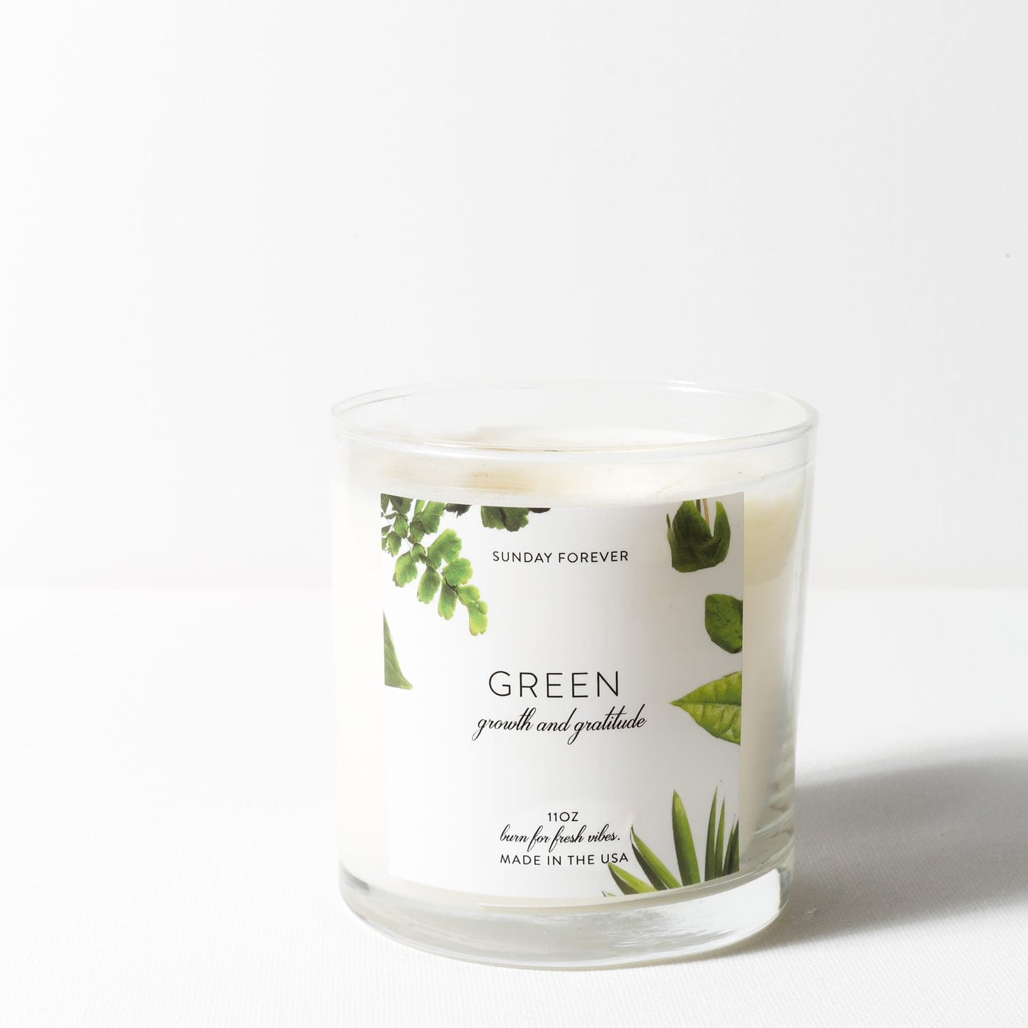 Green Luxury Candle with Palo Santo and Cedar - Sunday Forever